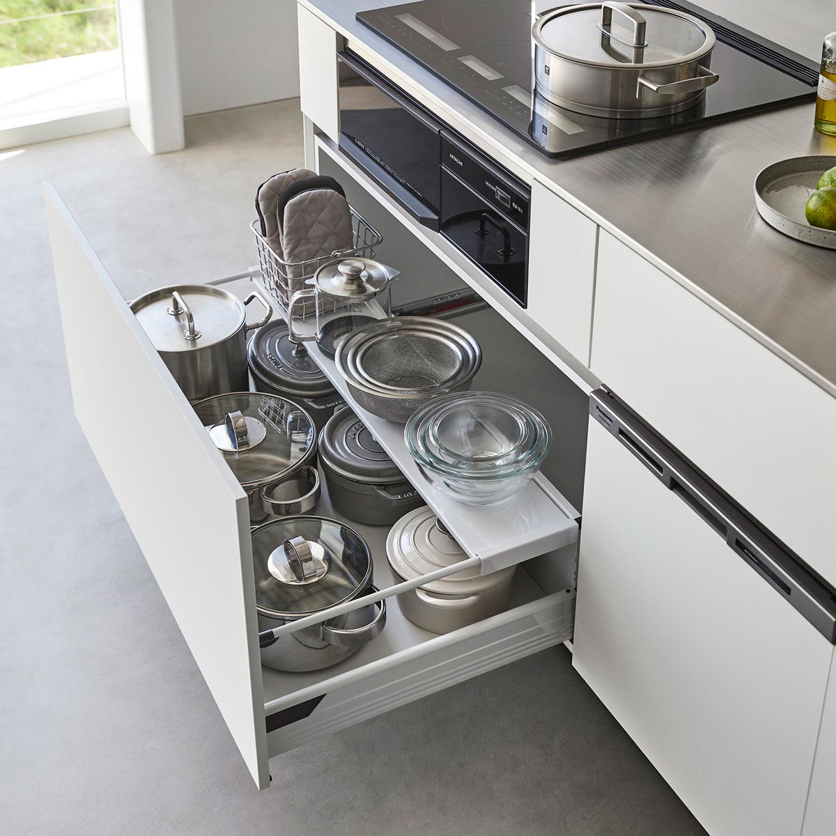 キッチン収納 山崎実業 正規品 tower タワー 伸縮キッチン引き出し中ラック ワイド キッチンや洗面台の引き出し中収納に シンク下 洗面台下 キッチンラック 棚 収納ラック ホワイト