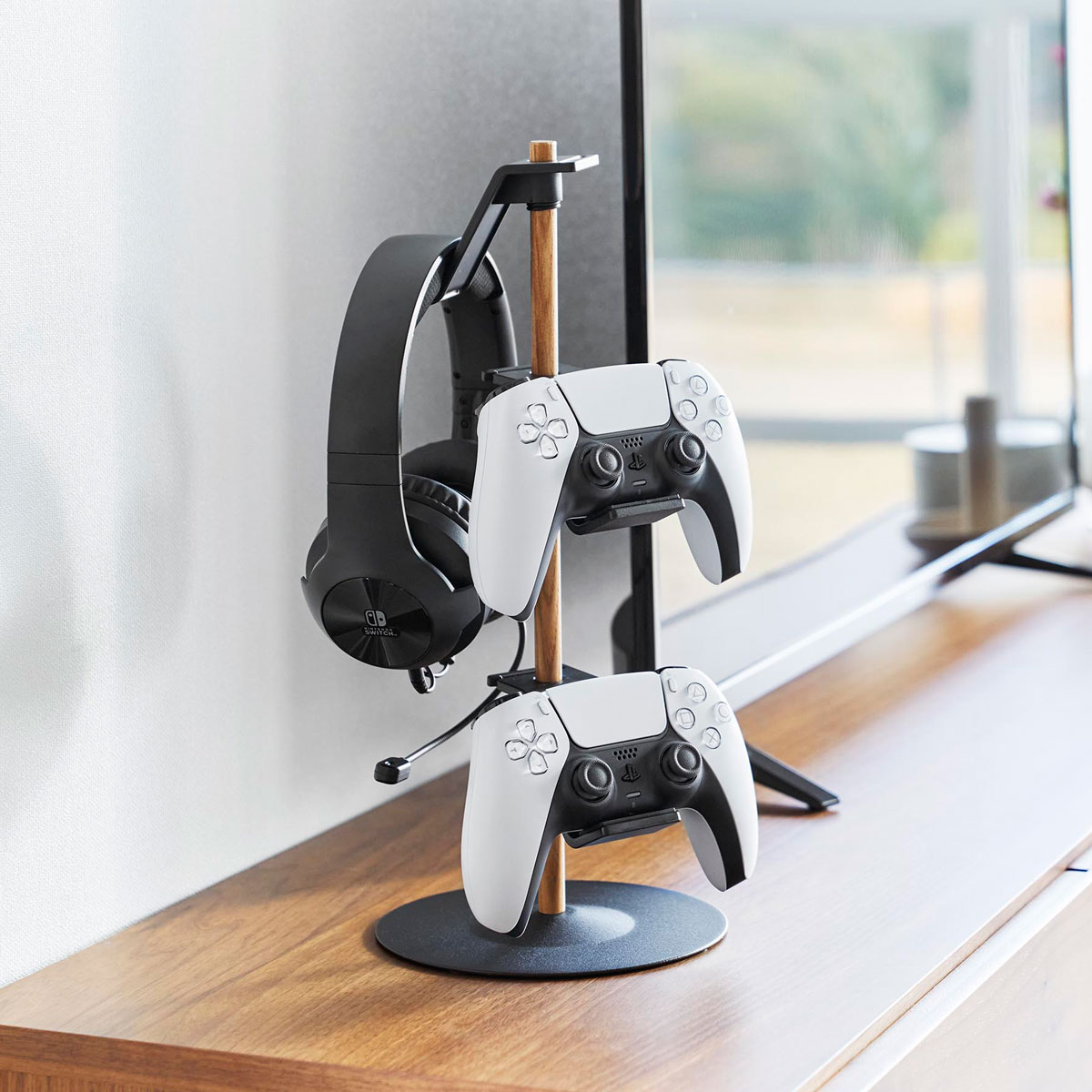 ゲームコントローラー収納ラック 山崎実業 正規品 tower タワー 置台が動くゲームコントローラー収納ラック 天然木を使ったデザインがおしゃれ 天然木 コンパクト ヘッドフォン対応 充電可 コントローラースタンド ブラック