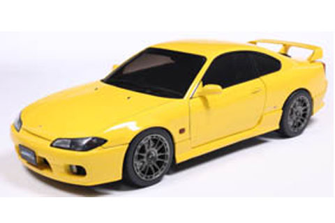 商品名 SOLIDO 1/18 日産 シルビア S15 スペック R エアロ 1999 (イエロー) ブランド名 SOLIDO 商品番号 S1812206 JANコード 3663506046179 スケール 1/18 素材 ダイキャスト その他 開閉機構付き本商品は、取り寄せです。 取り寄せに要する期間： 約2週間 お申込みにあたってのご注意 ・お客様都合のキャンセルは、商品代金の20％をキャンセル料として頂戴致します。 ・メーカー在庫切れの場合は、申し訳ございませんが、キャンセルとさせて頂きます。 ・決済方法はクレジットカードとさせて頂きます。