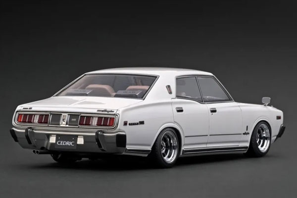 ignition_model 1/18 Nissan Cedric Brougham (330) White (IG3561) ���� �ץ쥼��� ���ե� ��ǥ륫�� �ߥ˥��� ������ �Ϸ�
