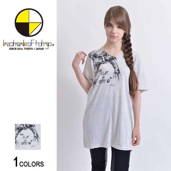 Details Description 猫を首に巻いているかのようなデザインが目を引く、猫好きにオススメの1枚。 むぎゅっとTシャツをつかんでいる、ニャンコの手がカワイイね。 イラストは、backside of tokyoオフィシャルモデルのヴィカが描きました！ こちらの商品は店舗と在庫を共有している為、在庫切れの場合は受注生産として販売させて頂きます。 受注生産は、オーダーを頂いてから2週間程度でお届け致します。 Model レディースモデル：ヴィカ 身長：155cm 体重：45kg twitter：@Viktoria7hime 着用サイズ：Lサイズ サイズ（単位：cm） &nbsp; 肩幅 身幅 着丈 袖丈 M - 48 68 18 L - 50 71 19 XL - 52 74 20 素材 綿62% ポリエステル2% レーヨン36% RECOMMEND ITEMbackside of tokyoArtCat8,580円backside of tokyo モノグラム7,480円backside of tokyo YUMEK7,480円backside of tokyo スターキャ6,380円backside of tokyo ゼイヤーキ6,050円MARVELTシャツ■backside of 5,280円