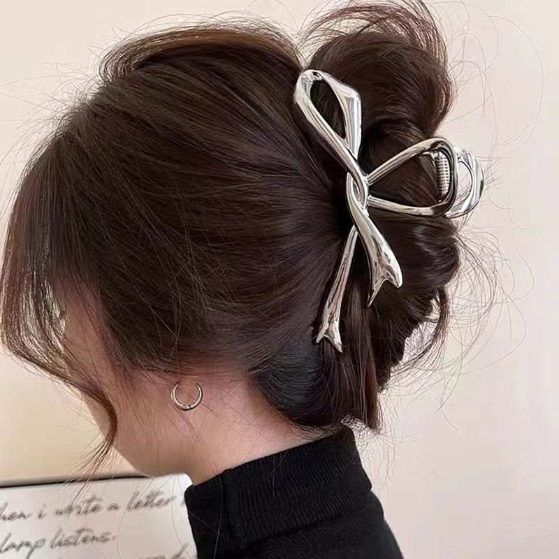 BACKYARD FAMILY バッグタウンのバンスクリップ クロウクリップ ヘアクリップ レディース メタル調 女性 ヘアアクセサリー 髪飾り まとめ髪 リボン シンプル ヘアアレンジ かわいい おしゃれ お出かけ 婦人 大人 仕事 ビジネス｜アングル2