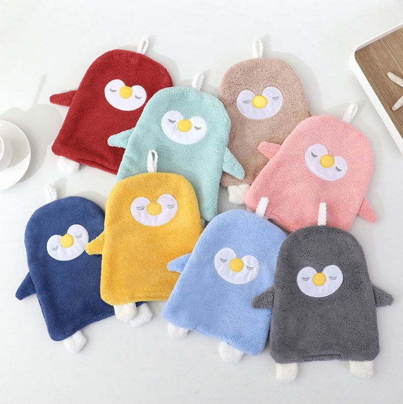 BACKYARD FAMILY バッグタウンのループ付きタオル ハンドタオル キッズ 子供用 お手拭き 吊り下げ ペンギン ふわふわ 吸水 可愛い 手洗い 日用品雑貨 洗面所 キッチン 保育園 幼稚園 入園準備 子ども用｜アングル2