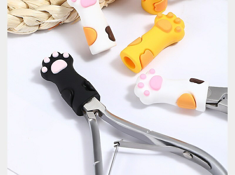 ニッパーキャップ ニッパーカバー シリコンキャップ 単品 鉛筆キャップ 爪切り保護カバー 猫の手型 肉球 ネイルニッパーキャップ はさみキャップ はさみカバー キャット ネコ ジェルネイル セルフネイル ピンセットカバー 学生 文房具 日用品 かわいい キュート ソ 2