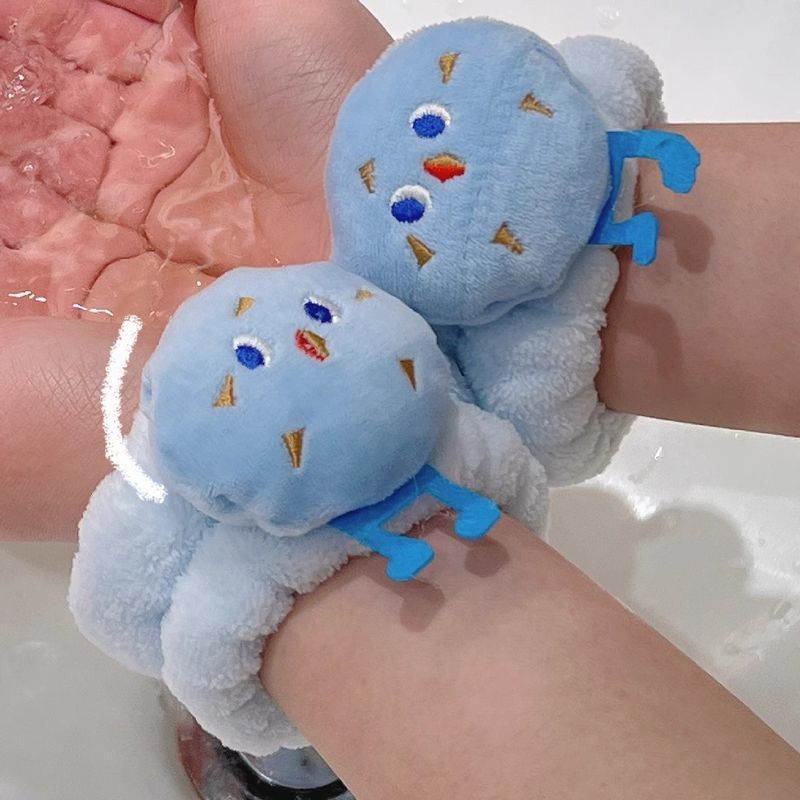 BACKYARD FAMILY バッグタウンのリストバンド 洗顔用 吸水 アームバンド 手首バンド ふわふわ 濡れ防止 袖口 腕 服 かわいい おしゃれ｜アングル3