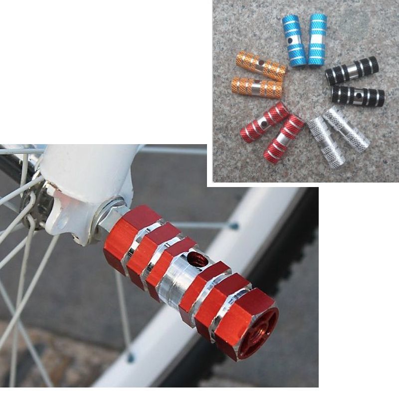 BACKYARD FAMILY バッグタウンのハブステップ 2本セット 自転車 ペグ ギヤガード BMX 自転車 マウンテンバイク カスタムパーツ フットペグ ギヤ保護 部品 自転車アクセサリー 後輪 スポーツ シンプル かっこいい メタリック おしゃれ 金色 赤 青 黒 銀色｜アングル3