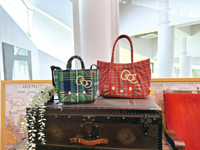 ROOTOTE ルートート トートバッグ 8463 好評 肩掛けバッグ トートバック 横型 軽量 軽い 通勤 サブバッグ DELI デリ キャラクター サンリオ キティちゃん Hello Kitty フェイス チェック おしゃれ かわいい 刺繍 レディース