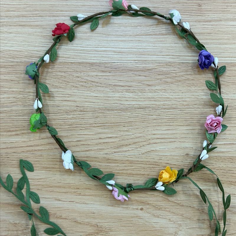BACKYARD FAMILY ママタウンのヘッドコサージュ ヘッドドレス 花冠 花かんむり 髪飾り レディース ヘアアクセサリー フラワーティアラ ブライダル ウエディング コスプレ ヘアアレンジ 花飾り 薔薇 可愛い｜アングル3
