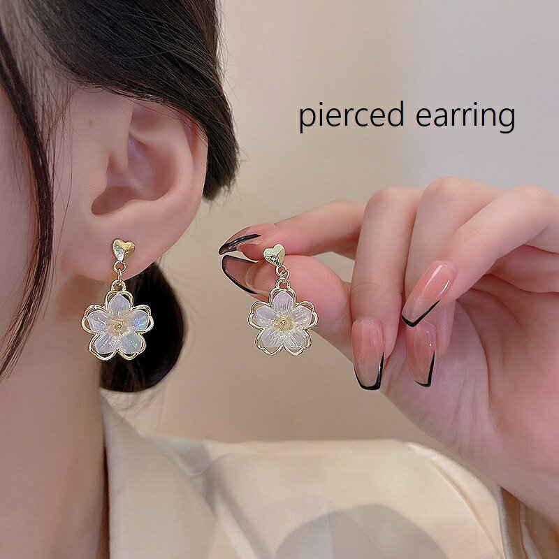 スタッドピアス ピアス レディース 女性 婦人 耳飾り アクセサリー フラワー 花 揺れる ハート キラキラ おしゃれ きれいめ 上品 かわいい 華奢 プレゼント ギフト 金色 白
