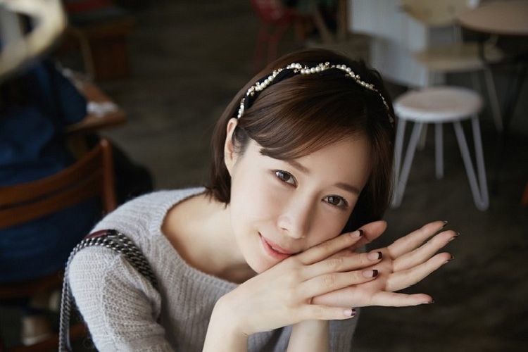 カチューシャ レディース 女性 ヘアアクセサリー ヘアアレンジ 髪飾り まとめ髪 パール調 ラインストーン クロス おしゃれ かわいい カジュアル 上品 2