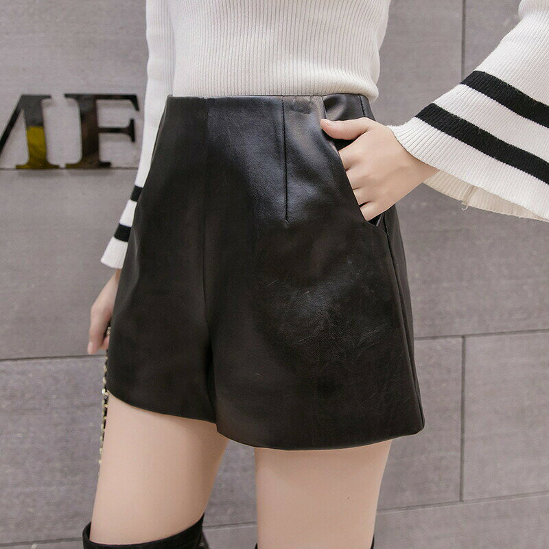 ショートパンツ キュロット レザー調 フェイクレザー レディース 女性 ボトムス 短パン ハイウエスト ポケット サイドジッパー ジップアップ チャック 無地 シンプル おしゃれ かっこいい 可愛い カジュアル 脚見せ 膝上 婦人 お出かけ デート ブラック 黒 backyard-10388117 BACKYARD FAMILY ママタウン サンプル画像2