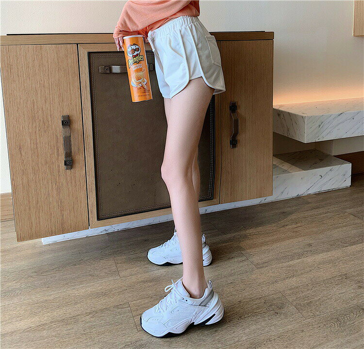 BACKYARD FAMILY ママタウンのショートパンツ 短パン レディース ボトムス 大きいサイズ 女性 婦人用 スポーティー フィットネス スポーツ ルームウェア 普段使い カジュアル ウエストゴム 紐 サイドポケット シンプル 単色 無地｜アングル2
