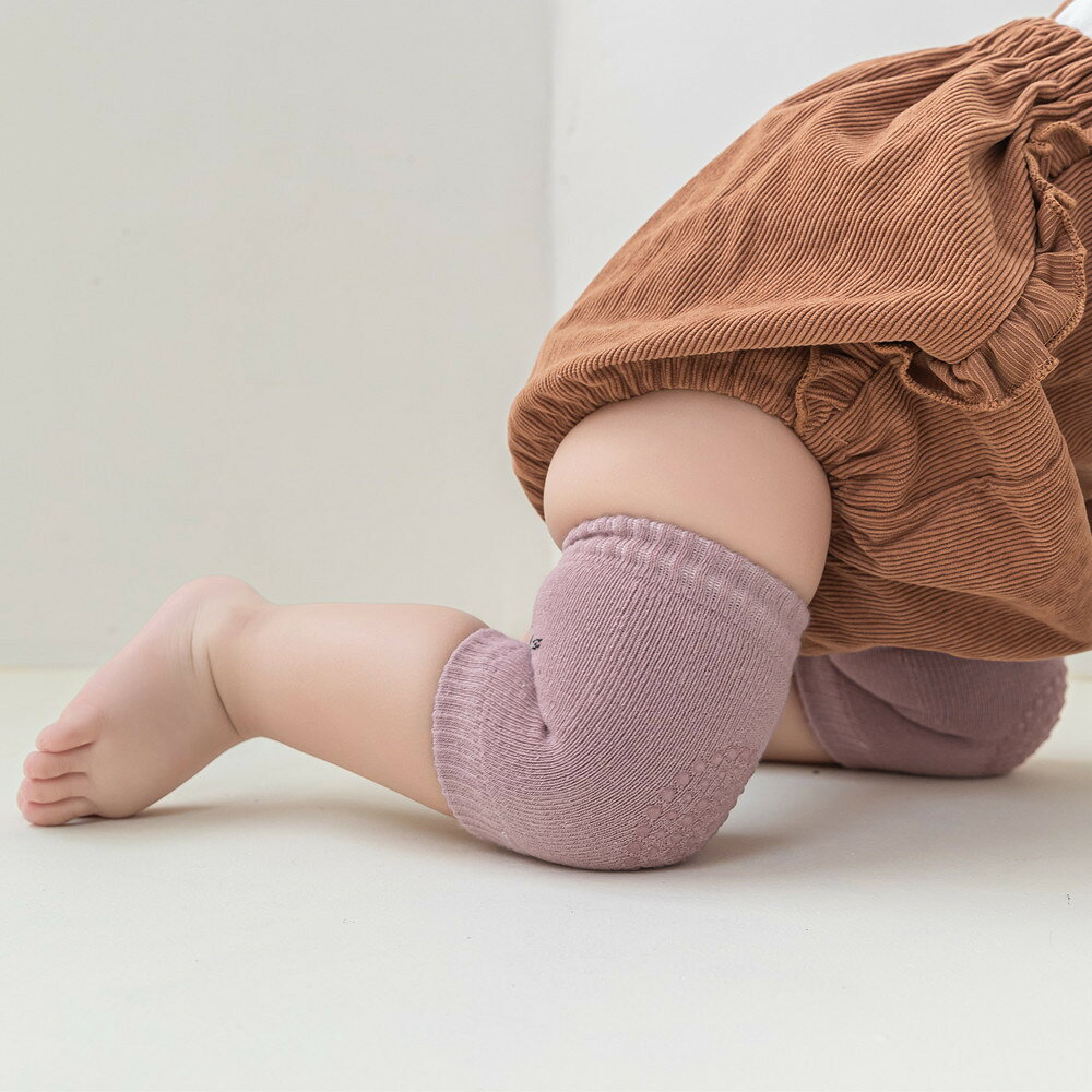 BACKYARD FAMILY ママタウンのひざ当て ハイハイサポーター ニーパッド 滑り止め付き ベビー キッズ 赤ちゃん 男の子 女の子 子供用 レッグウェア 膝あて ひざカバー 膝サポーター まる サークル 点々 シンプル かわいい｜アングル2