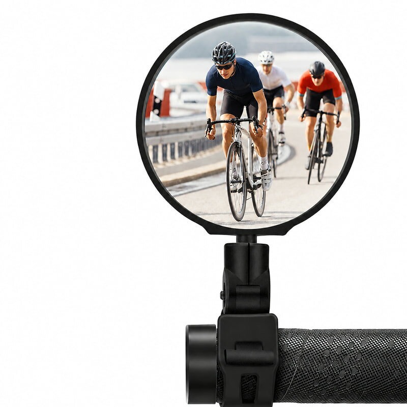 BADUSの自転車用バックミラーです。ハンドルバーまわりに取り付け、走行中や出発前の後方確認をしやすくする丸型凸面ミラーとして整理しています。商品画像とSKU情報では、黒い丸型ミラー、黒いフレーム、取付クランプ、角度調整しやすいジョイント部、長めタイプの曲線アーム、標準タイプの短い取付部を確認できます。仕様は長め18-26mm、標準20-38mmの2種類です。源画像では長めタイプに18-26mm、標準タイプに20-38mmのハンドル径表記があります。どちらも左右一対のセットとして表示されています。ご使用前にハンドル径、取付スペース、ブレーキや変速レバーとの干渉がないことを確認してください。自転車本体、工具、人物、背景小物は撮影使用イメージで商品には含まれません。特定車種への適合や性能値、認証は確認できないため断定していません。走行前に固定部のゆるみがないか確認してください。