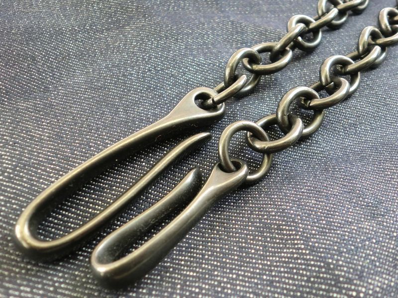 真鍮製(黒塗り ダール加工）両釣り針フック 小判型ウォレットチェーン 
