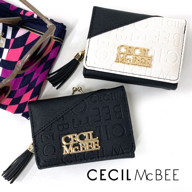 ▼楽天キャンペーン▼ ・CECIL McBEE セシルマクビー 角シボ素材で高級感のあるがま口財布。 全体ロゴの型押しと切り替えデザインが大人っぽくおしゃれ。持っているだけで上品な雰囲気漂うお財布。 小学生・中学生・高校生の女の子に人気で、お誕生日やクリスマス等のプレゼントにもおすすめです。 商品詳細 商品名 CECIL McBEE 型押し切替 がま口コンパクト財布 商品番号 ces-0172 素　材 合成皮革 重　量 約140g カラー 2色（ブラック・ホワイト） サイズ 約W10.5×H8×D3.5cm 仕様 カード収納×8 札入れ がま口小銭入れ お祝いやイベントギフト・季節の贈り物に お誕生日 バースデー birthday Christmas xmas クリスマス 御祝い プレゼント 入学祝い 進学祝い ギフト ホワイトデー 春財布 こどもの日 アイテム名 財布 サイフ さいふ 二つ折り財布 2つ折り 折り財布 折れ財布 ウォレット ファスナー wallet 三つ折り財布 ミニ財布 がま口財布 3つ折り財布 がま口 口金 対　象 キッズ ジュニア 子供用 子供向け 小学生 小学校 高学年 中学年 中学生 レディース 女性 女性用 高校生 学生 lady's 女子 女の子 大人女子 10代 20代 用　途 ショッピング 修学旅行 学校行事 合宿 遠足 お買い物 旅行 普段使い イメージ・その他 おしゃれ お洒落 人気 人気 ランキング 可愛い かわいい かっこいい 使いやすい 大容量 軽量 軽い ブラック 黒 白 ホワイト ブランド柄 ギャルブランド 平成 ブランド ギャル GAL 109系 ロゴ 大人向け 大人向け 大人かわいい 大人可愛い 無料ラッピング ラッピングバッグ がま口財布CECIL McBEE セシルマクビー 角シボ素材で高級感のあるがま口財布。 全体ロゴの型押しと切り替えデザインが大人っぽくおしゃれ。持っているだけで上品な雰囲気漂うお財布。 小学生・中学生・高校生の女の子に人気で、お誕生日やクリスマス等のプレゼントにもおすすめです。 商品名 CECIL McBEE 型押し切替 がま口コンパクト財布 商品番号 ces-0172 サイズ 約W10.5×H8×D3.5cm カラー 2色（ブラック・ホワイト） 素材 合成皮革 生産国 中国 仕様 カード収納×8 札入れ がま口小銭入れ 「かばんや」では商品をご購入頂くと、 「世界の子どもにワクチンを 日本委員会(JCV)」へ 売上の一部を寄付する活動を行っております。 「世界の子どもたちにワクチンを」詳しくはこちら&rarr;