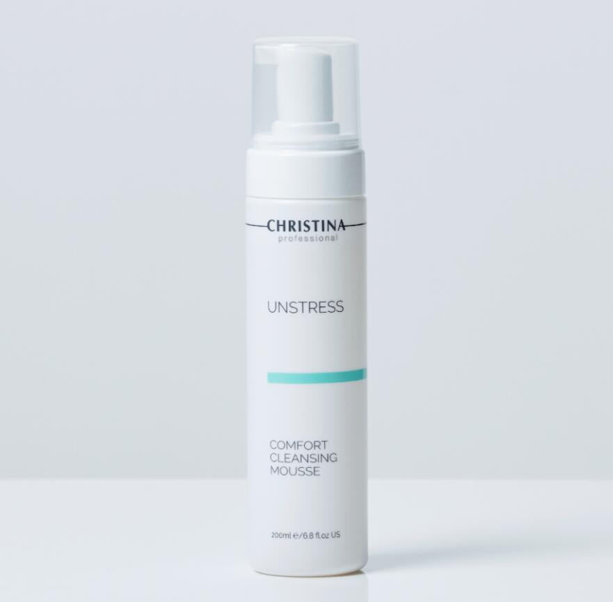 【CHRISTINA UNSTRESS コンフォート クレンジングムース】 やさしく洗い上げ、心地よく整える洗顔ムース。 クリスティーナ「UNSTRESS（アンストレス）」シリーズのコンフォート クレンジングムース。 ふんわりとした泡で肌を包み込み、汚れや余分な皮脂をすっきりと洗い流しながら、洗顔後の肌をなめらかに整えます。 きめ細かな泡が肌をやさしく包み込み、毎日の洗顔を心地よいスキンケアタイムへ。 洗い上がりのつっぱり感が気になる方や、肌をいたわりながら洗顔したい方にもおすすめです。 アンストレスシリーズでスキンケアを揃えたい方はもちろん、毎日の洗顔をより心地よくしたい方にもおすすめのアイテムです。 【こんな方におすすめ】 ・やさしい使用感の洗顔料をお探しの方 ・泡で包み込むように洗顔したい方 ・洗顔後の乾燥やつっぱり感が気になる方 ・肌をすっきりとなめらかに整えたい方 ・クリスティーナ アンストレスシリーズがお好きな方 【使用方法】 適量を手に取り、顔全体をやさしくマッサージするようになじませてください。 その後、水またはぬるま湯で十分に洗い流してください。 【商品情報】 商品名：CHRISTINA クリスティーナ アンストレス コンフォート クレンジングムース ブランド：CHRISTINA（クリスティーナ） シリーズ：UNSTRESS（アンストレス） ※商品パッケージ・仕様等は予告なく変更となる場合がございます。★ショップオープン企画★数量限定！V3ファンデーションサンプルプレゼント中