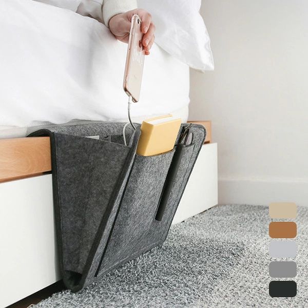 ■商品名：小物収納ポケット ■商品内容：小物収納ポケット ■素材：フェルト素材 ■サイズ：約32*20*10cm ■カラー ：ベージュ、ブラウン、ライトグレー、グレー、ダークグレー ■生産国 中国 注意点 ※商品画像の色はお使いのブラウザや設定により、実物とは異なる場合がある事をご了承下さい。 ※サイズ数値はメジャー採寸ですので若干の誤差が生じる場合もございます。ご了承くださいませ。 ※製造過程での傷・汚れ、また入荷時の箱つぶれなどがございますので、予めご了承くださいませ。 ※商品によって素材の性質上・製造過程において染料などの特有の匂いが多少強く感じられるものもございます。 数日のご使用や陰干しなどで、ほとんど匂いは感じられなくなりますのでお試しください。 ※素材や製品の特性上、シワやヨレ、擦れ、多少の傷などがある場合があります、ご了承ください。