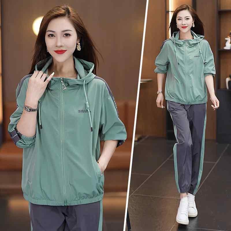 長ズボン カットソー 吸汗速乾 レディース かわいい 高級 の カジュアル スーツ 女性用 春秋 2025年 ファッション フード付き 年齢を 感じさせにくい高 弾性 ランニング スポーツウェア
