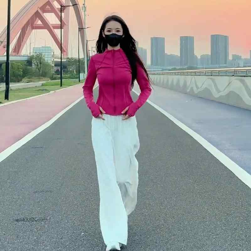 長ズボン カットソー 吸汗速乾 レディース かわいい 女性用 カジュアル スポーツ スーツ 春秋 2025 スタイル で スタイリッシュな 年齢を 減らす ランニング スポーツウェア ツーピース スリム