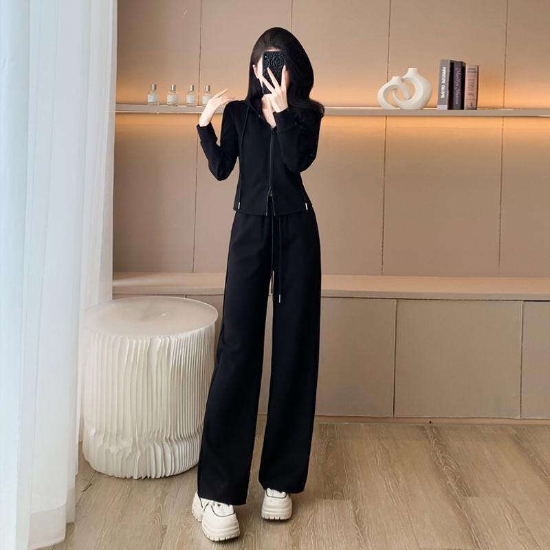 長ズボン カットソー 吸汗速乾 レディース おしゃれ 韓国 アプリコットカラーの スリム スポーツ カジュアル スーツ 春秋 ファッション 年齢を 感じさせにくい フード付き スウェットシャツ ストレート パンツ ツーピース スタイリッシュ