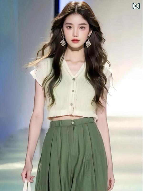 セットアップ レディース Vネック 2025 新型 ドーパミンは 緑の 2つの セットを 着ています。