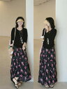 花柄ロングプリーツスカート フラワープリント しわ 2024 フランス 式 レトロ つなぎ合わせの 花が 大きく 並んでいます。