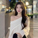 レディース トップス カットソー 長袖 ワンショルダー アシンメトリー 肩出し ショート丈 クロップド丈 セクシー 抜け感 こなれ感 あざとかわいい 春服 春物...
