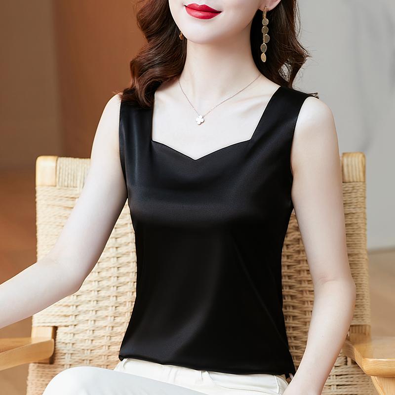 トップス 女性用 シンプル 無地 大人カワイイ Vネック　キャミソール　ノースリーブ サテン Vネック キャミソール 女性用 夏 2025新 スタイル ノースリーブ インナーウェア な レイヤリング シャツ トップ