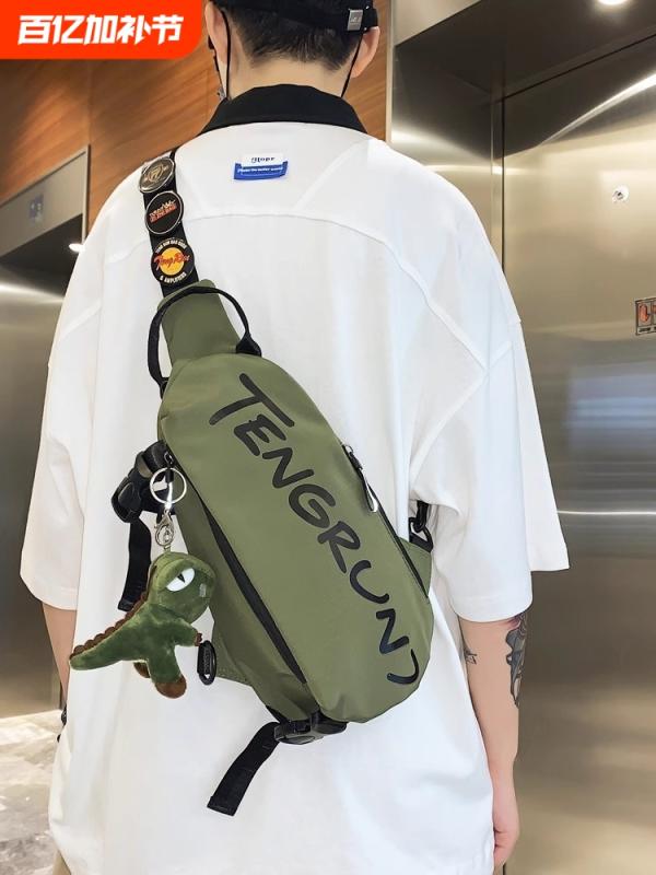 おしゃれ 小さめ シンプル メッセンジャー バッグ　ショルダー クロス ボディバッグ メンズ チェスト バッグ スモール バック パック 2024年 メンズバッグ の シングルショルダーバッグ スマートフォン ショルダーバッグ