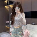 カップ付きインナー キャミソール タンクトップ 盛れる 涼しい Vネック レース レディース な ホット ガール Vネック レース レイヤリング シャツ 女性 秋 2025 ショート スタイル スリムフィット 長袖 トップス