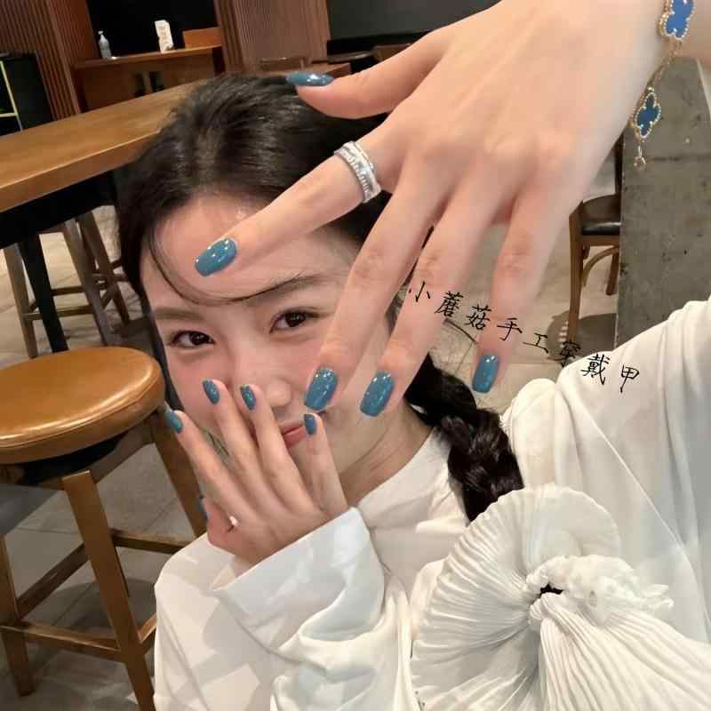 韓国ネイル マグネットネイル フラッシュネイル キラキラ ネイル アート パッチ ホワイトニング 高級 色 着用 ネイル シンプルで クールな 海 塩 ミストブルー ネイルアート パッチ ガーリー ピース