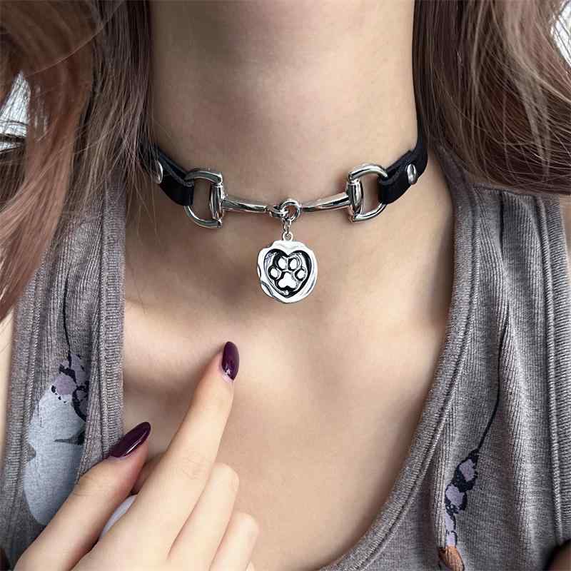 シンプル 短め カジュアル おしゃれ チョーカー　アクセサリー　レディース 甘くて クールな ダーク Y2K ラブキャット クロー レザーチョーカー カラー 女性向け ホット ガール サブカルチャー ネックレス