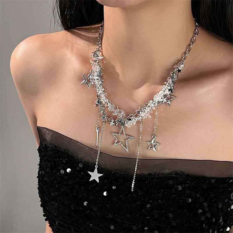 シンプル 短め カジュアル おしゃれ チョーカー　アクセサリー　レディース 透明な 砕石の 星の タッセル ネックレス 女性用 2025年な ホット ガール Y2K 重厚で クールな 鎖骨 チェーン