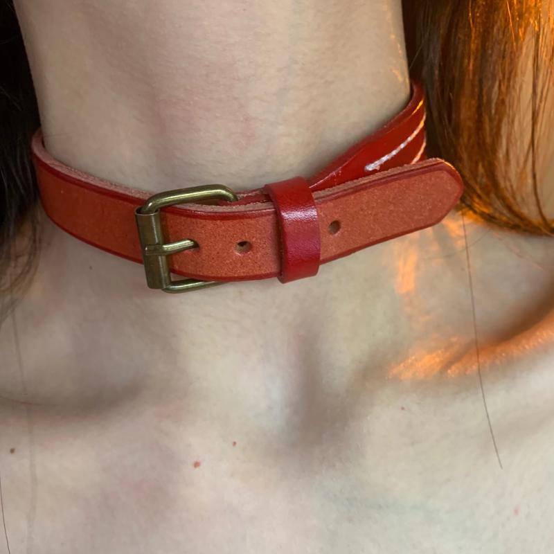 シンプル 短め カジュアル おしゃれ Y2K チョーカー　ネックレス　レディース 赤い ベルトバックルの チョーカー カラー 女性用 甘くて クールで ホットな 女の子 ネックレス 短い 鎖骨 チェーン Y2K サブカルチャー アクセサリー