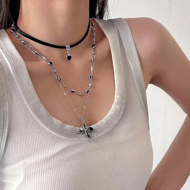 ゴシック調 レザー シンプル 短め カジュアル チョーカー　アクセサリー　レディース ブラック クロス スタッキング チョーカー ネックレス 女性用 Y2K ダーク スイート クール ホット ガール 鎖骨 チェーン 高級