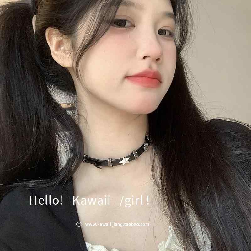 シンプル 短め カジュアル おしゃれ Y2K チョーカー　ネックレス　レディース 黒と 白の 五芒星 ステッチ レザーカラー Y2K サブカルチャー 甘くて クールな ホット ガール チョーカー 高級 ネック チェーン ネックレス