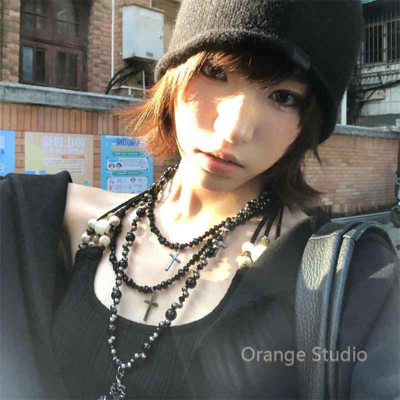 ゴシック調 レザー シンプル 短め カジュアル チョーカー　アクセサリー　レディース ゴシック ブラック ビーズ クロス ネックレス レトロ マルチレイヤー ミレニア ル サブカルチャー ホット ガール スタック 鎖骨 チェーン