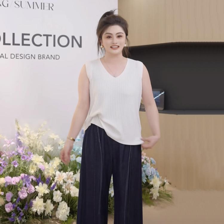 シンプル ベーシック ストレッチ カジュアル きれいめ Vネック　トップス　レディース ジャ ジア 大き..