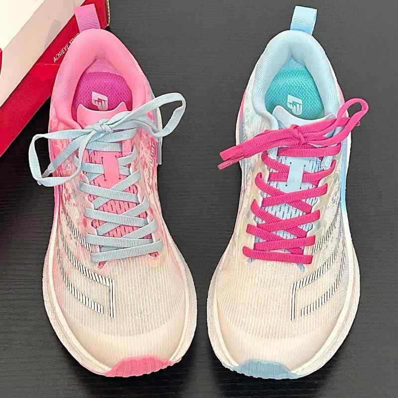 フィットネスシューズ 軽量 室内 ジム シューズ　ランニング　スポーツ 男性用 フル パーム カー ボン プレート ランニング シューズ 2024年 軽量 衝撃 吸収 オシドリ カラーマッチング プロ 仕様 マラソン 女性用