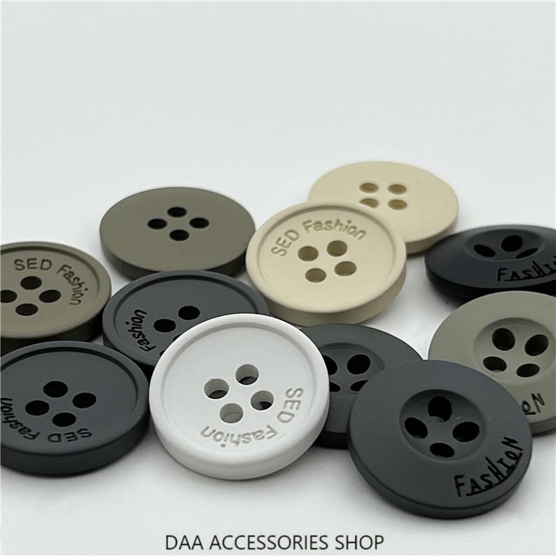 手芸 リメイク ボタン　ラウンド　アクセサリー DAA 樹脂 ボタン 四つ目 シャツ シフォン ドレス 手縫い アクセサリー