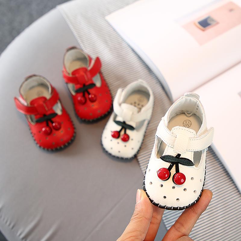 歩きやすい 速乾 着脱簡単 ベビー　シューズ　かわいい 春夏 ベビー シューズ 幼児用 滑り止め サンダ..