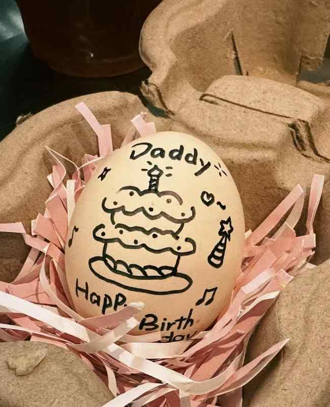 子ども 置物 かわいい インテリア おもちゃ ホビー おもちゃ ホビー 赤ちゃんの 最初の 誕生日 友達の フェイク 卵殻の 手 描きの 絵画 ボーイフレンドと...