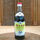 お徳用600g入り黒酢（鎮江香酢） 鎮江の黒酢は、中国では香酢と呼ばれています。 中国の伝統的な製法のカメを使って、もち米と塩を自然発酵させゆっくり熟成させてできた香酢には、日本産の黒酢にくらべてアミノ酸が豊富に含まれます。疲労回復にも！ 毎日の料理にお使いになられるか、そのまま大さじ1〜2杯程度お飲みになって 毎日の健康維持にお役立てください。 （サラダのドレッシング、酢の物、水餃子・シュウマイ・春巻き・肉まんなどのつけだれ、あんかけ料理など） ■酸　度：6．4g以上/100mlの物を厳選しています。 ■600g瓶入りお徳用サイズ ■原材料：もち米、食塩、砂糖、こうじ ■内容量：600g瓶入 ■賞味期限：製造日より3年 ■保存方法：高温多湿を避け、常温 ■原産国名：中国 ■輸入者：(株)東栄商行 ヘルシーで大人気の龍口緑豆春雨も見てみる ***************************** 【自然派ストアSakuraのご紹介】 ■豊富な商品の取り揃え自然派ストアSakuraではフリーズドライのスープやお味噌汁、レトルト惣菜、魚料理、肉料理、野菜料理、おかゆ、名店監修のご当地ラーメン、ご当地カレー、スイーツなど常温保存で便利な商品を中心に取り揃えており、百貨店やスーパーなど実店舗ではなかなか手に入りにくいものをインターネットで販売しております。当店オリジナルの組み合わせでの詰め合わせセットも多数ご用意しており、お惣菜のセット商品は種類が豊富で様々なおかずが入っているので嬉しいと好評いただいております。受け取り手をわくわくさせるギフトボックスセットもございますので、お祝い事やお返しの品にぴったりです。また健康志向として減塩や低糖質、食物繊維が豊富な食品など体に優しい商品の取り扱いもございます。 ■常温で保存期間も長く便利当店で扱う商品は基本常温保存が可能なため、商品到着後からお召し上がりいただくまでの置き場所に困らず、冷蔵庫や冷凍庫の空きを確保する必要がございません。また賞味期限も製造から1年、3年、5年など長期保存可能な商品もあり、保存食や非常用の備蓄としてもご利用いただいております。 ■お手軽調理で様々な場面で活躍基本的な調理は電子レンジや湯煎で温めるだけや、お湯をかけるだけと工程の少ない簡単調理。レトルト惣菜は袋のまま調理が可能ですので、温める前に容器に移す手間が省けます。そのため忙しい時の昼食、夕食の一品や、小腹が空いた時の夜食、常温保存が可能なためキャンプや登山などのアウトドアでの食事としてもおすすめです。また一人暮らしの家族や子育てで忙しい方への贈り物としてもおすすめです。 ■プレゼントとしも喜ばれています。常温保存で実用的な食品が多いので、母の日や父の日、敬老の日、御歳暮や御年賀、暑中見舞いなどの季節の贈り物としてはもちろん、お誕生日、御見舞、御祝い事やそのお返しの贈り物としも喜ばれています。プレゼント用には包装や熨斗のご指定も承っております。※2024年の母の日はカーネーション柄のシールも対応します！調味料カテゴリーはこちら！　 調味料カテゴリーはこちら！