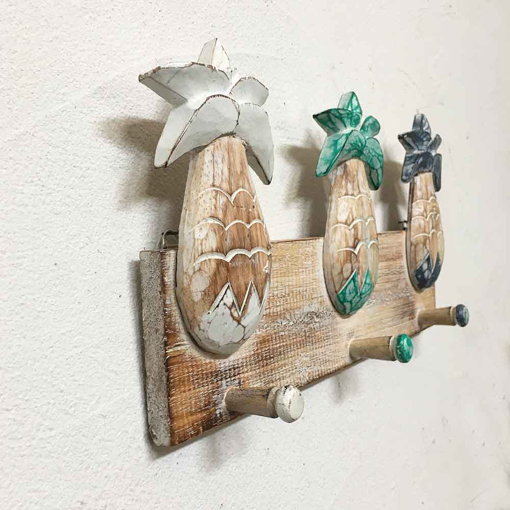 【インテリア雑貨 おしゃれ バリ風】 木製 壁掛け ハンガー 3連 フック パイナップル アンティーク調 ウォールフック ハンガーフック 収納 ハンガーコート かわいい ハンガー 子供部屋 キッズルーム お仕度 アジアン雑貨 インテリア バリ風 [3]