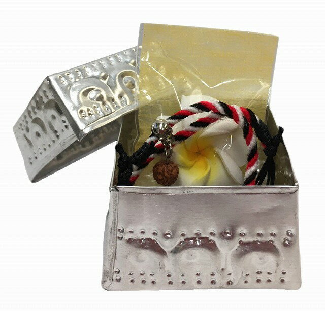 バリ・アジアン雑貨バリパラダイスのトゥリダトゥカスバリ（特別なバリミサンガ)　ルドラクシャSET【バリ島直輸入】母の日/プレゼント/ギフト/手作り/アジアン/ハンドメイド/民芸品/願い事/お守り/編み/幸運/願掛け/エスニック/バリヒンドゥ/菩提樹【バリ・アジアン雑貨バリパラダイス】｜アングル2