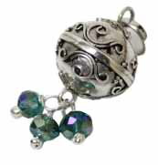 ☆ガムランボールフリンジ付1.2(全長3cm) グリーンストーンC【バリ島直輸入】ギフト/プレゼント/幸運/スピリチュアル/チャーム/お守り/癒しの音色/ヒーリ...