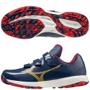 種別 野球トレーニングシューズ メーカー名 ミズノ（mizuno） カラー 29/ネイビー×ゴールド 素材 甲材／人工皮革 底材／合成底 特徴 軽く、そして柔らかな足入れを追求。ライトレボシリーズのトレシューに限定カラー登場。 ■3E相当の方向け 甲回り寸法が通常ラストより6mmアップ。 ■インソール/GCLインソール ■質量/約280g（27.0cm片方） ※ご注文前に必ずお読み下さい※ 当店の掲載商品は、当社が運営するショピングサイト、 実店舗（展示品含む）でも同時販売しておりますため、 同タイミングのご注文があった場合、商品がまれに欠品する場合がございます。 また、在庫表記については、注文手続きが可能な状態であってもメーカー在庫・実店舗在庫を共有しているため、 商品によっては入荷までお時間を頂く場合や商品が欠品している場合もございます。 あらかじめご了承の上ご注文ください。 メーカー希望小売価格はメーカーカタログに基づいて掲載しています