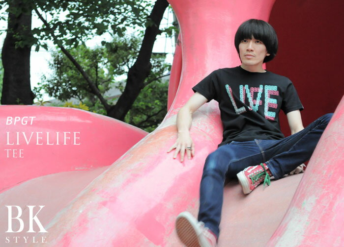 LIVE LIFE Tシャツ (ブラック) sp081tee-bk -F- 半袖 黒色 ロックTシャツ ライブ ライフ アメカジ カジュアル グラフィックデザイン オリジナルブランド プリント メンズ レディース 男女兼用 大きいサイズ かっこいい 綿100% Tシャツ屋さんバンビ【RCP】