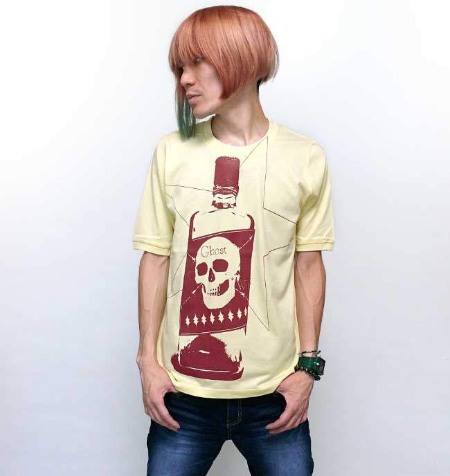 楽天Tシャツ屋さん　バンビWhiskey Ghost 1/2スリーブ Tシャツ - tgw032hst -Z完- 半袖 パンクロック ドクロ柄 スカルTシャツ 髑髏 骸骨 ウィスキー お酒 グラフィック アメカジ カジュアル おしゃれ カットソー メンズ レディース ユニセックス イエロー 黄色 コットン綿100％